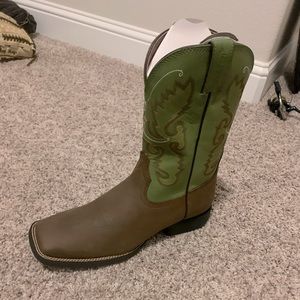 BNIB Justin Hinton Boots